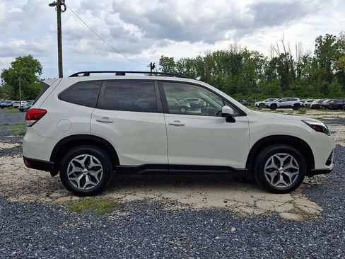 Certified 2023 Subaru Forester Premium AWD/4WD image 8