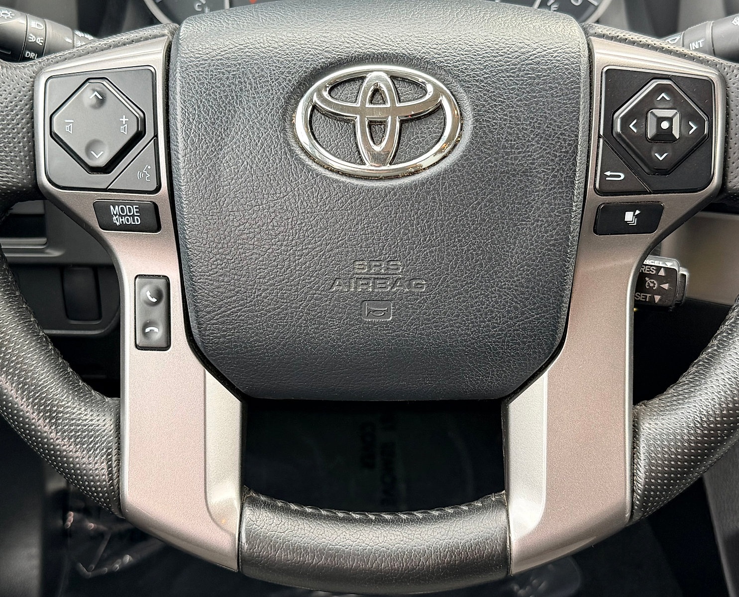 Used 2016 Toyota Tacoma SR5 w/ SR5 Appearance Package (SN) AWD/4WD image 19