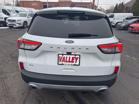 Used 2022 Ford Escape SE image 10