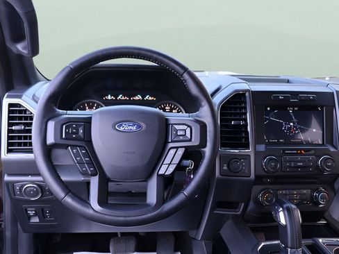Used 2018 Ford F150 XLT w/ Equipment Group 302A Luxury AWD/4WD image 18