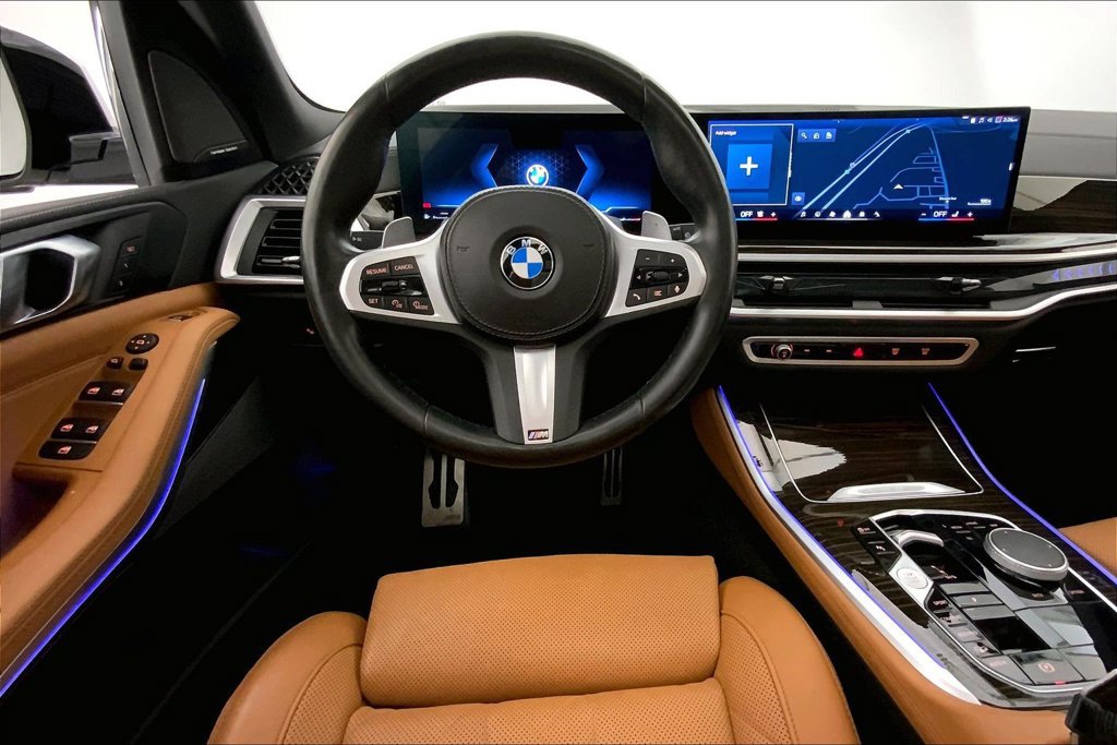 Certified 2024 BMW X5 xDrive40i w/ M Sport Package AWD/4WD image 4