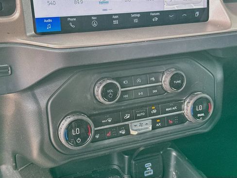 Used 2025 Ford Bronco Outer Banks AWD/4WD image 18