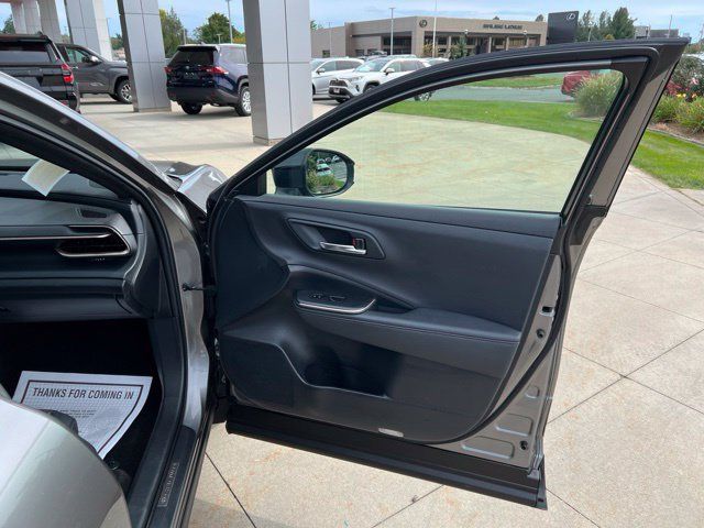 Used 2023 Toyota Crown Platinum AWD/4WD image 37