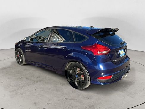Used 2017 Ford Focus ST image 4
