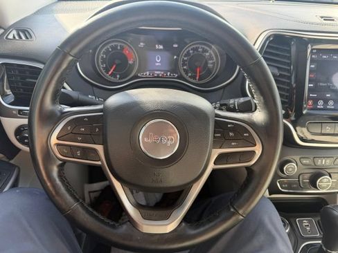 Used 2020 Jeep Cherokee Limited AWD/4WD image 18