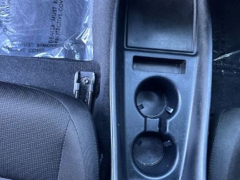 Used 2022 Toyota Prius L Eco image 19