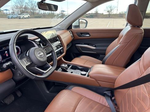 Used 2024 Nissan Pathfinder Platinum w/ Cargo Package image 21