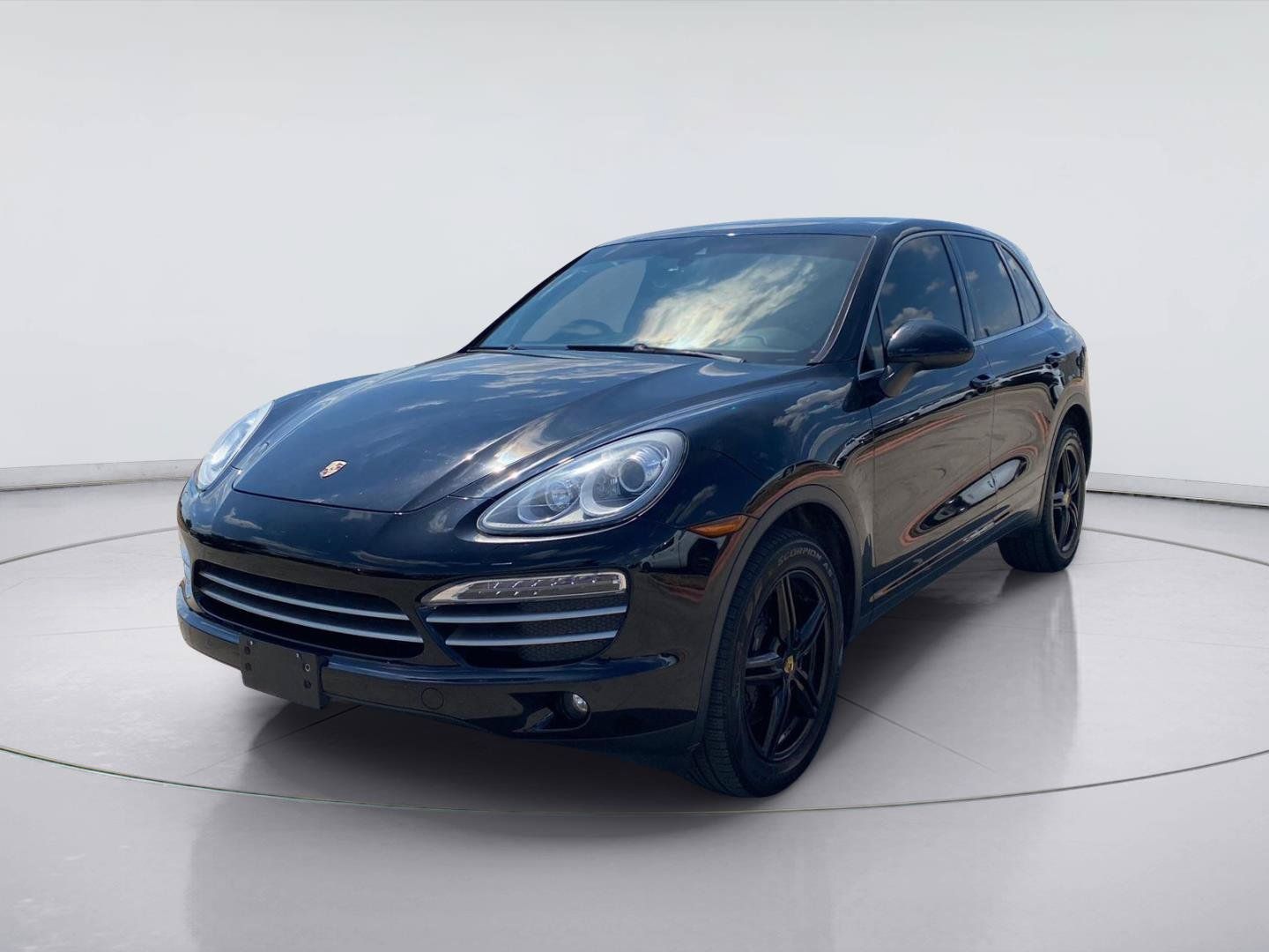 Used 2014 Porsche Cayenne Platinum Edition AWD/4WD image 1