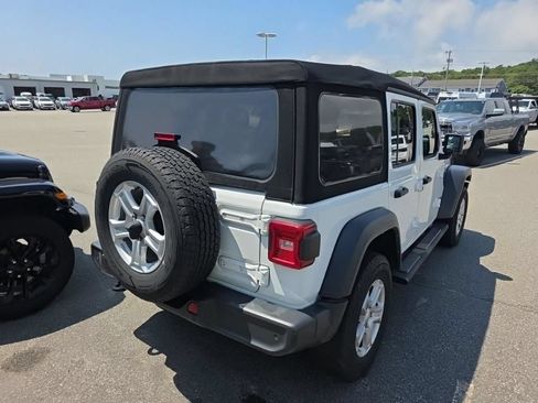 Used 2022 Jeep Wrangler Unlimited Sport AWD/4WD image 6