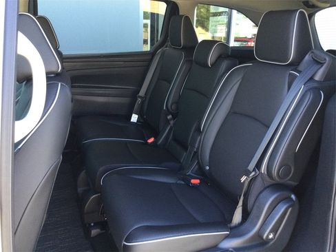 New 2026 Honda Odyssey Touring image 22