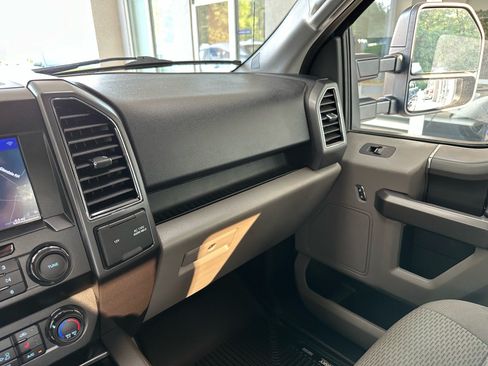 Used 2020 Ford F150 XLT w/ Equipment Group 302A Luxury AWD/4WD image 34