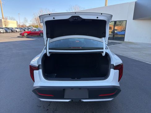 New 2025 Kia K4 LX image 18