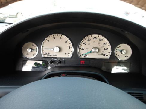 Used 2004 Ford Thunderbird RWD image 21