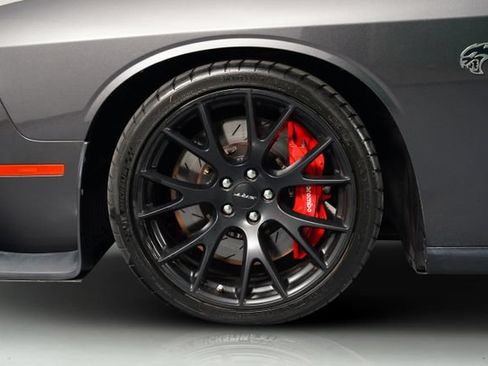 Used 2016 Dodge Challenger SRT Hellcat RWD image 23