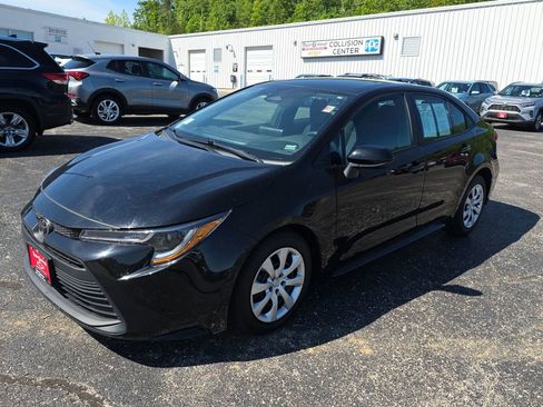 Used 2024 Toyota Corolla LE FWD image 4