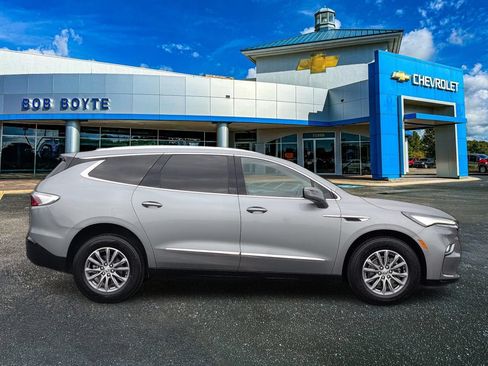 Used 2023 Buick Enclave Essence w/ LPO, Floor Liner Package FWD image 2