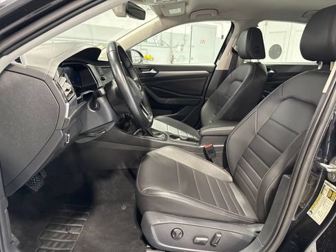 Used 2024 Volkswagen Jetta SE FWD image 25
