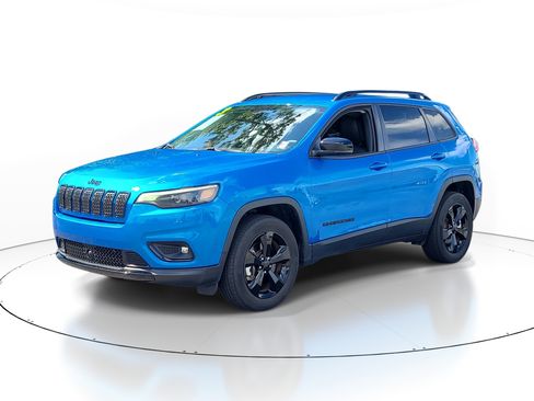 Used 2023 Jeep Cherokee Altitude Lux AWD/4WD image 3