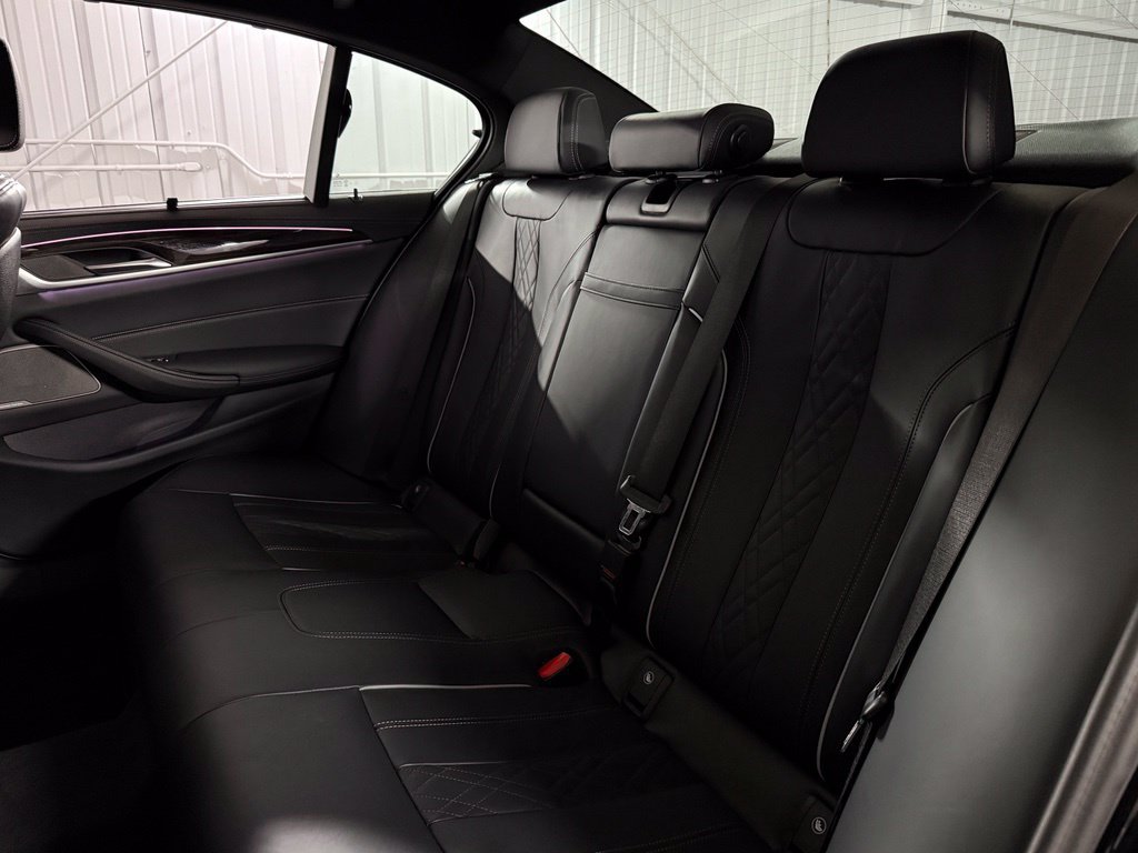 Used 2023 BMW M550i xDrive w/ Executive Package AWD/4WD image 23