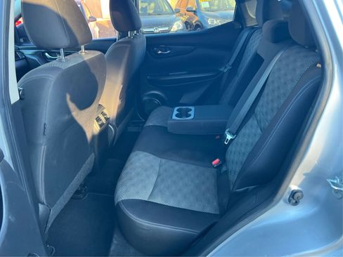 Used 2017 Nissan Rogue Sport SV w/ SV All-Weather Package image 11