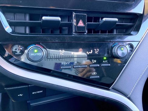 Used 2023 Toyota Camry SE image 31