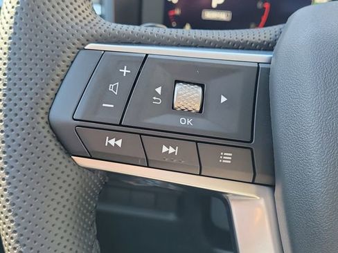 New 2025 Mitsubishi Outlander SE image 25