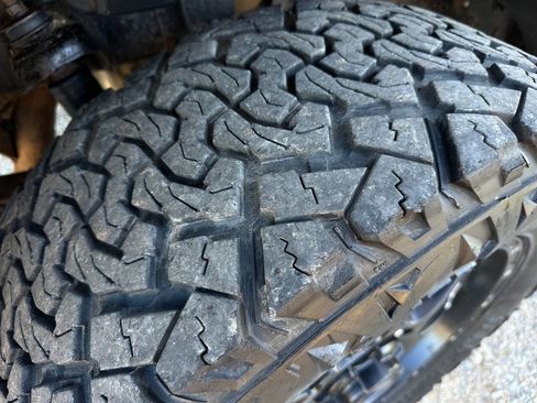 Used 2017 Toyota Tundra SR5 w/ SR5 Upgrade Package image 28