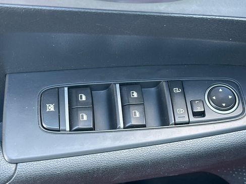 Used 2024 Kia Forte LXS FWD image 13