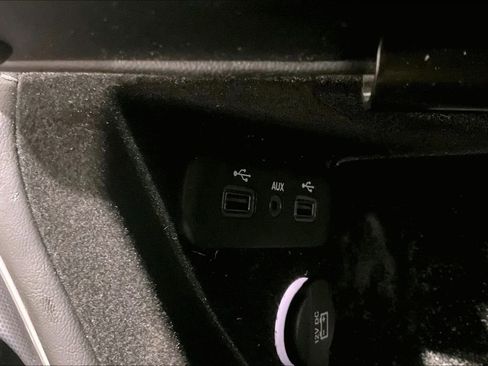 Used 2017 Dodge Challenger R/T Plus image 32