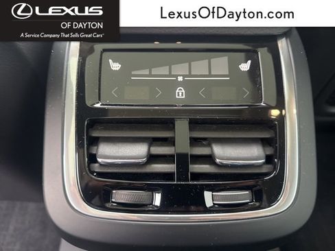 Used 2020 Volvo XC90 T6 Momentum w/ Protection Package Premier image 36