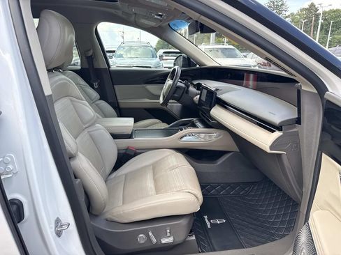 Used 2024 Lincoln Nautilus Reserve w/ Equipment Group 203A AWD/4WD image 19