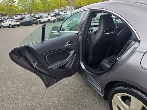 Used 2016 Mercedes-Benz CLA 250 4MATIC image 9