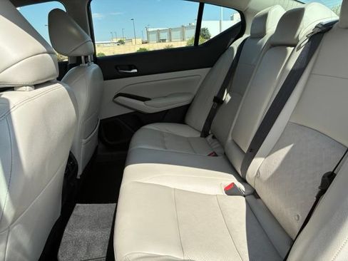 Certified 2023 Nissan Altima 2.5 SL FWD image 17