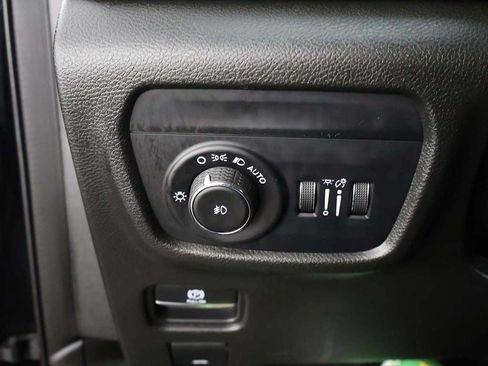 Used 2023 Jeep Grand Cherokee Limited AWD/4WD image 41