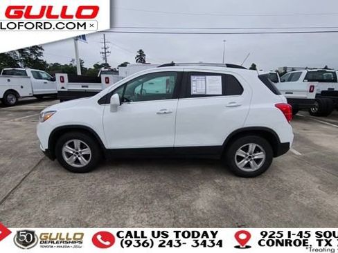 Used 2017 Chevrolet Trax LT w/ LT Convenience Package FWD image 5