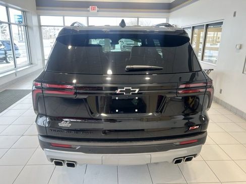 Used 2025 Chevrolet Traverse Z71 image 5