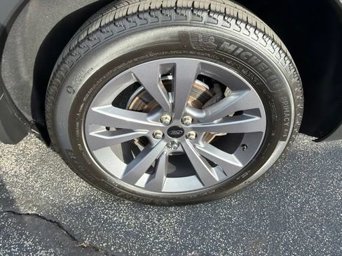 Used 2023 Ford Explorer XLT w/ Equipment Group 202A AWD/4WD image 30