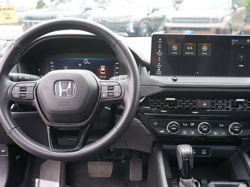 Used 2023 Honda Accord EX-L image 21