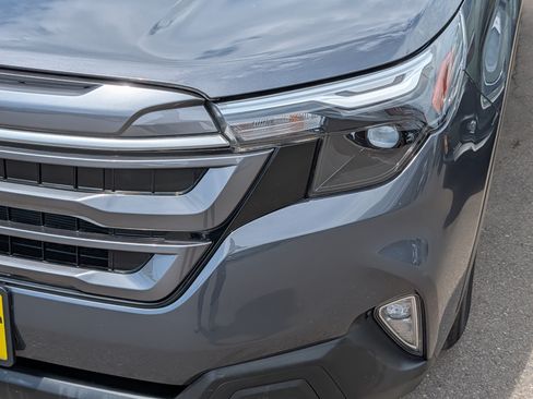 Certified 2025 Subaru Forester Premium AWD/4WD image 16
