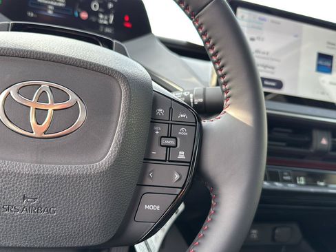 New 2025 Toyota Prius Plug-In Hybrid FWD image 19