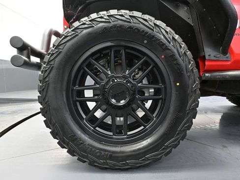 Used 2020 Jeep Wrangler Sport image 18