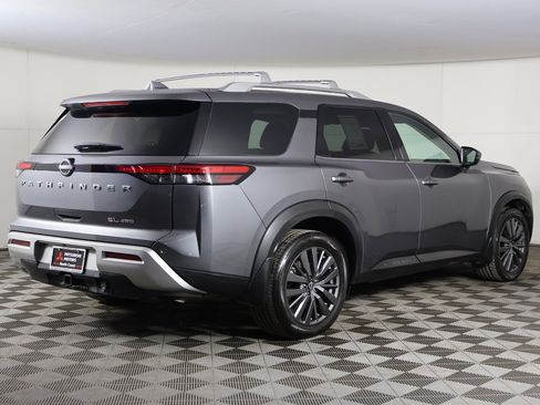 Used 2024 Nissan Pathfinder SL w/ SL Premium Package image 12