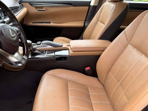 Used 2017 Lexus ES 350 w/ Luxury Package FWD image 10