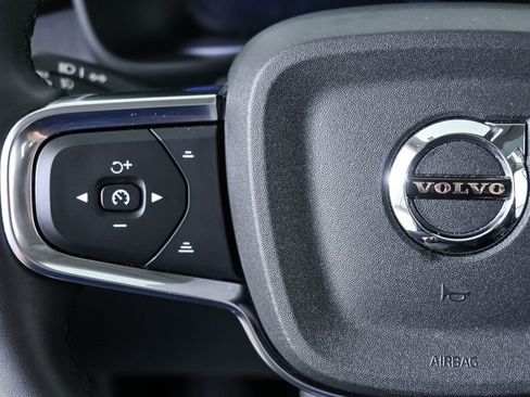 Used 2025 Volvo XC40 B5 Plus AWD/4WD image 11