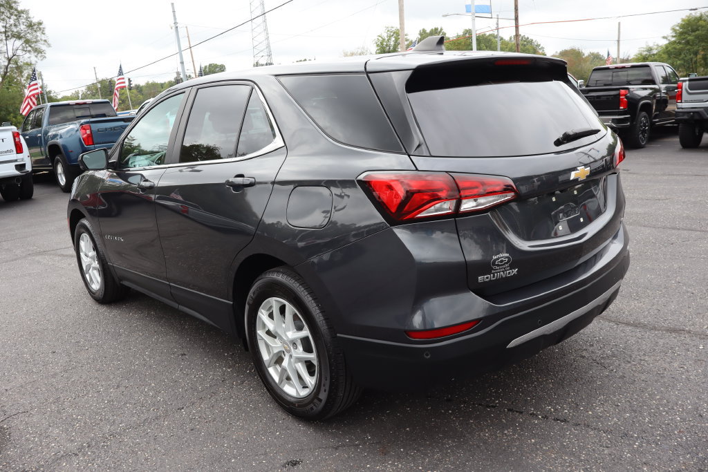 Used 2023 Chevrolet Equinox LT FWD image 3