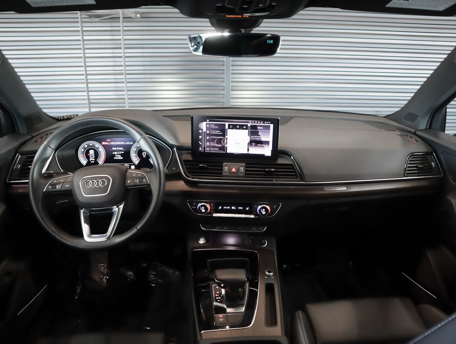 Used 2025 Audi Q5 2.0T Premium Plus w/ Premium Plus Package AWD/4WD image 10