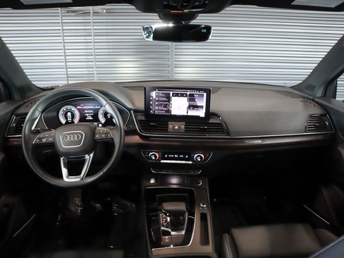 Used 2025 Audi Q5 2.0T Premium Plus w/ Premium Plus Package AWD/4WD image 10