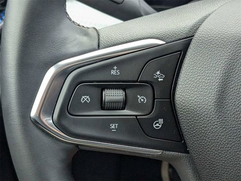 Used 2025 Chevrolet Trax LT w/ LT Convenience Package image 27