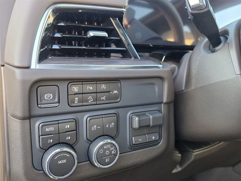 New 2026 Chevrolet Suburban Z71 w/ Comfort Package image 10