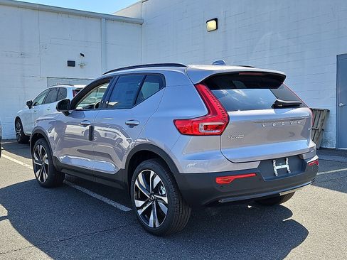 New 2026 Volvo XC40 B5 Plus w/ Climate Package AWD/4WD image 4